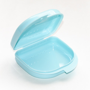 Boîte de rangement en plastique pour prothèses dentaires HUIYA, petite à moyenne taille, pour le soin des prothèses. - Product Image 2