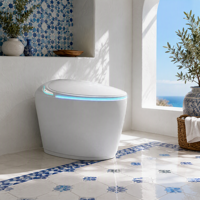 Toilette intelligente à capteur de pied, WC monobloc en céramique avec bidet intégré, chasse d'eau automatique, siège chauffant et télécommande