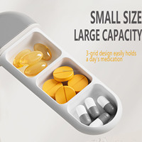 Mini pilulier intelligent en plastique 3 fois par jour Conteneurs de distribution de pilules portables Boîte à pilules facile à ouvrir Boîte d'alignement en plastique