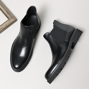 Bottes courtes en cuir de vachette à semelle épaisse pour homme, bout carré, antidérapantes, adaptées aux occasions décontractées, professionnelles et formelles - Product Image 3