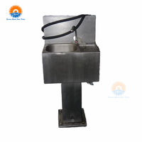 Équipement automatique d'abattoir Lavabo à main avec dispositif de stérilisation à couteau
