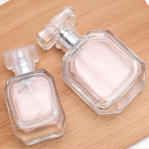 Flacon de parfum de 30ml 50ml 100ml transparent rechargeable vide vaporisateur de parfum avec couvercle prêt à l'emploi vente en gros - Product Image 4