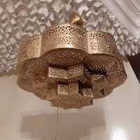 Lustre en laiton perforé à la main conçu de manière complexe pour la décoration de la maison et de la barre lumineuse