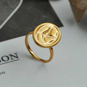 แหวนสแตนเลสชุบทองดีไซน์โค้งรูปไข่ ขายดี - Product Image 1