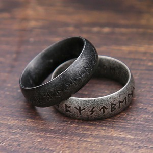 Yunnique – bague pour hommes avec lettres vikings, en acier inoxydable, avec runes nordiques, bague à la mode, cadeau pour hommes - Product Image 2