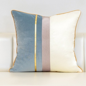 Coussins de <span class=keywords><strong>canapé</strong></span> luxueux, oreillers de décoration pour la maison, taies d'oreiller géométriques, 45*45, housses de coussin en velours à rayures dorées - Product Image 1