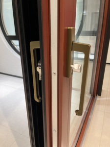 Porta de Correr de Madeira com <span class=keywords><strong>Design</strong></span> Moderno, Vidro Duplo Temperado, Eficiente em Energia, Tamanho Personalizado, Direto da Fábrica - Product Image 6