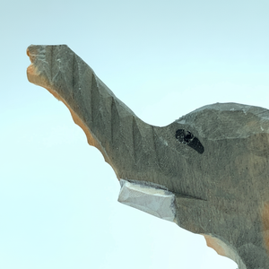 Figura elegante de escultura de elefante de madera tallada a mano - Product Image 1