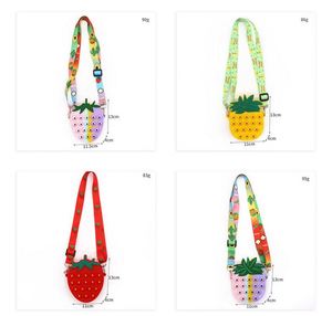 กระเป๋าถือซิลิโคนลายการ์ตูนแฟชั่นใหม่ กระเป๋าใส่เหรียญแบบมีซิป สายสะพายไหล่เดี่ยว สำหรับเด็กผู้หญิง - Product Image 2