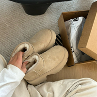 Sepatu Bot Salju Wanita Custom OEM Pabrik, Kulit Sapi dan Suede, Sepatu Bot Pendek, Lapisan Wol Hangat, Sol Anti Selip, Sepatu Musim Dingin