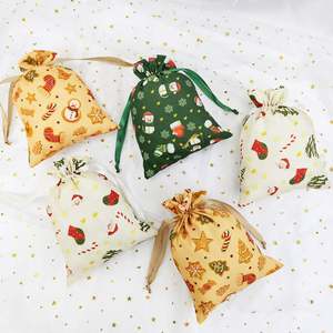 Prix d'usine Pochette en coton de Noël avec motif de dessin animé écologique imprimé logo pour emballage, souvenirs de fête et cadeaux d'achat - Product Image 6