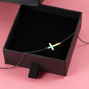 G1219 Colliers de pendentifs en forme de <span class=keywords><strong>croix</strong></span> latérale en acier inoxydable Jésus <span class=keywords><strong>Christ</strong></span> Chaîne à maillons plaquée or Collier de <span class=keywords><strong>croix</strong></span> latérale - Product Image 5