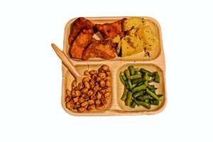 Assiette alimentaire biodégradable en feuille de palmier à 4 compartiments, plateau de service jetable écologique - Product Image 2