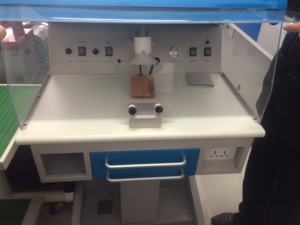 Peralatan Laboratorium Gigi Meja Kerja Laboratorium Gigi Dengan Penghisap Ganda Stasiun Kerja Laboratorium Gigi - Product Image 2