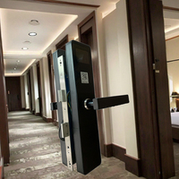 Sistema Innovador de Acceso a Habitaciones de Hotel, Cerradura Inteligente con Código QR y Tarjeta RFID para Puertas de Madera, Compatible con la Aplicación QRMaster, Datos en la Nube