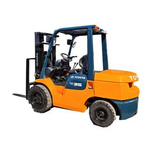 Chariots élévateurs Toyota 3.5T d'occasion, chariots élévateurs diesel, chariots élévateurs tout-terrain, réparation de machines diesel et livraison rapide, engins de terrassement - Product Image 1