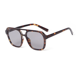 Gafas de Sol de gran tamaño de diseñador, gafas de sol de moda para hombre y mujer, monturas de gafas de piloto con remaches Vintage, protección UV - Product Image 1