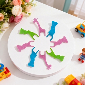 Cuidado Diario, 32 Palillos de Hilo Dental para Niños, Caja de Plástico, Material de Grado Alimenticio, Diseños Divertidos de Animales, Sabores para el Cuidado Bucal - Product Image 3