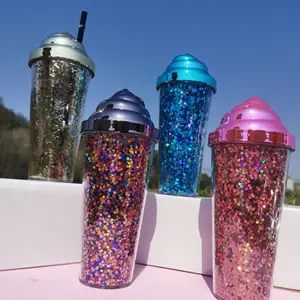 Tazza di plastica personalizzata per bambini carina per la promozione del Festival del partito lampeggiante luce Led bicchieri di plastica lampeggiante bottiglia di succo