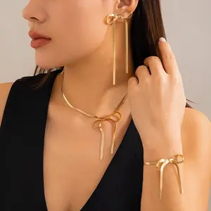 2024 HOT STYLES Serpent chaîne bracelets boucles d'oreilles ensemble arc boucles d'oreilles pour femme Balletcore Trend
