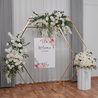 Professionelle Großhandels-Seidenrosen-Dekoration Luxuriöser Hochzeitsbühnen-Hintergrund Anpassbare Größe Dekorativ Robust