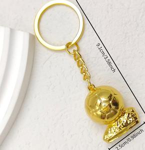 Porte-clés de luxe en alliage électroplaqué, fait main, écologique, en forme de ballon d'or et de chaussure dorée du monde, pour gardien de but de football - Product Image 3