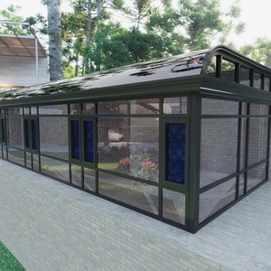 Kit de véranda préfabriquée en aluminium et verre avec système de structure en alliage et toit triangulaire pour l'installation dans les jardins et cours arrière des villas - Product Image 1