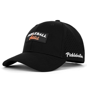 หมวกแก๊ปไนลอนแบบ Snapback ตกแต่งยางแบบกำหนดเอง 6 แผง ปีกโค้ง ตัดด้วยเลเซอร์ ขายส่ง - Product Image 1