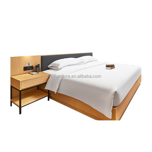 Ensemble de chambre d'hôtel économique : Lit en bois avec matelas et tête de lit capitonnée, tables de chevet – Mobilier pour projets hôteliers 3 étoiles - Product Image 5