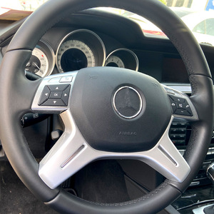 Autocollants pour cadre de volant Mercedes-Benz, texture en fibre de carbone argentée mate, ABS, installation avec ruban adhésif 3M - Product Image 4