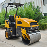 Compacteur routier à roues vibrantes de 2 tonnes, fabriqué en Chine, avec roue avant en acier et pneu arrière en caoutchouc, pour asphalte, avec garantie d'un an