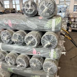 Vải sợi nhỏ đa năng 100% polyester in màu giá rẻ dùng cho đồ gia dụng, đồ trải giường, bán theo cuộn và kiện - Product Image 1