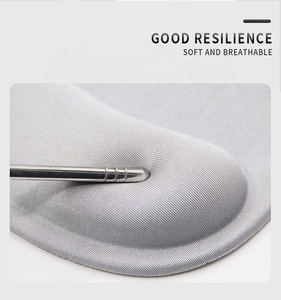Hot Bán Tùy Chỉnh Ergonomic PU Silicone Gel Mousepad Với Cổ Tay Phần Còn lại Dễ Thương Phim Hoạt Hình Thiết Kế Vải Chuột Pad Với Hỗ Trợ Cổ Tay - Product Image 2