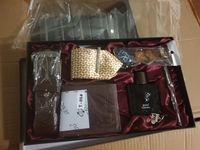 Coffret Cadeau d'Affaires Tendance 2026 pour Hommes Incluant Montre, Portefeuille, Porte-clés et Coffret Parfum – Cadeau Signature Fête des Pères Anniversaire