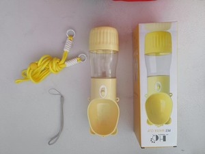 Bouteilles d'eau portables pour chiens et chats, en plastique transparent, distributeur de nourriture de voyage, bol pour animaux de compagnie, bouteille 2 en 1 pour chats et chiens - Product Image 6
