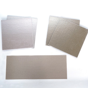 Plaque de mica isolante chauffante magnétique en phlogopite, lisse et dorée - Product Image 4
