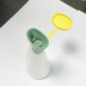 Botella portátil cilíndrica para lavado de ojos, nueva, no tóxica, de polietileno, para uso en laboratorios y plantas químicas. - Product Image 2