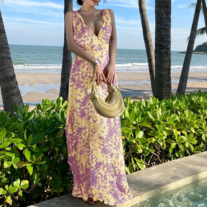 Robe longue décontractée sans manches pour femme, col en V, imprimé numérique violet et or, coupe trapèze, tissée, taille haute, logo frontal, pour soirée d'été - Product Image 3