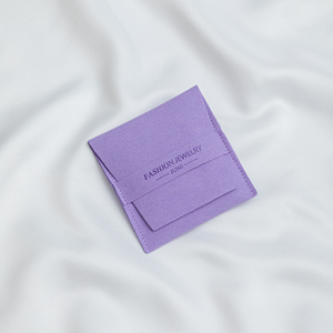 Petites pochettes à bijoux personnalisées violettes 8*8CM avec logo, pochette d'emballage pour bijoux en microfibre et insert - Product Image 2