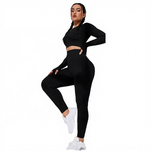 Ensemble de yoga noir uni pour femmes, leggings taille haute longueur complète, haut court à manches longues, tenue de fitness extensible - Product Image 1