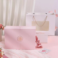 Boîte cadeau en carton de luxe rose avec fermeture magnétique, faible MOQ, vente en gros, en stock, logo personnalisé imprimé en feuille d'or