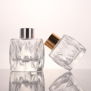 Vente en gros de flacons d'aromathérapie en verre de luxe irréguliers personnalisés, nouveaux, 50 ml, 100 ml, flacon réutilisable - Product Image 1