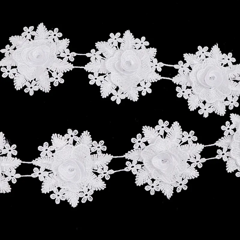 흰색 사용자 정의 자수 3d 꽃 디자인 우유 실크 공장 프로세스 bazin 부자 화학 독일 꽃 레이스 트림 판매