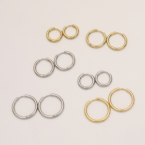 Orecchini a Cerchio Rotondi Geometrici da 2.5mm in Acciaio Inossidabile in Varie Misure dal Produttore per Donna - Product Image 4
