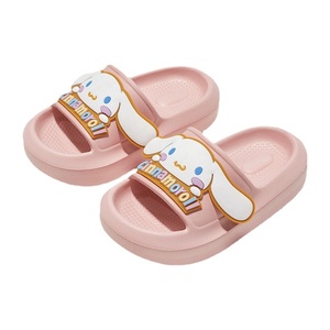Sandales d'été pour femmes et garçons, excellent design mignon de chien aux grandes oreilles de Sanrio, respirantes, antidérapantes, à semelle épaisse - Product Image 5
