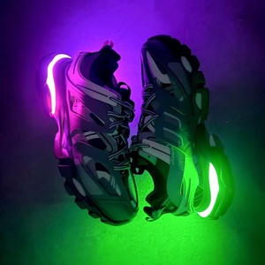Chaussures de basket décontractées pour hommes de qualité supérieure avec lacets LED, semelle épaisse élastique, Track 3.0, chaussures de mode personnalisées - Product Image 3