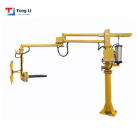 Manipulateur de manutention de rouleaux de papier et de rouleaux de tissu, bras robotique télescopique