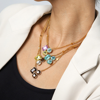 Collier en acier inoxydable plaqué or 18 carats PVD H&C avec pendentif trois pierres en zircon cubique coloré, chaîne délicate, bijoux pour femmes