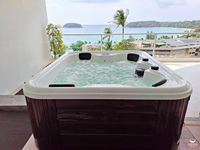 Baignoire de massage d'extérieur autoportante carrée en acrylique de luxe personnalisable avec fonction de trempage