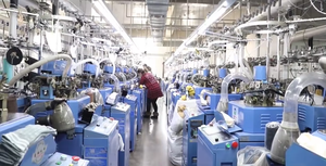 Sifot, venta al por mayor, calcetines deportivos personalizados tejidos de algodón con estampado dibujado a mano, tobillo alto con posición del logotipo del cuerpo inferior, temporada de primavera - Product Image 5